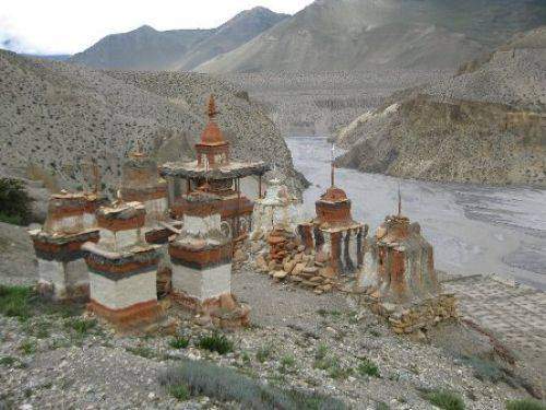 TREKKING IN MUSTANG 2010